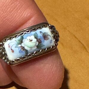 Ceramic and metal ring. Size 7.5